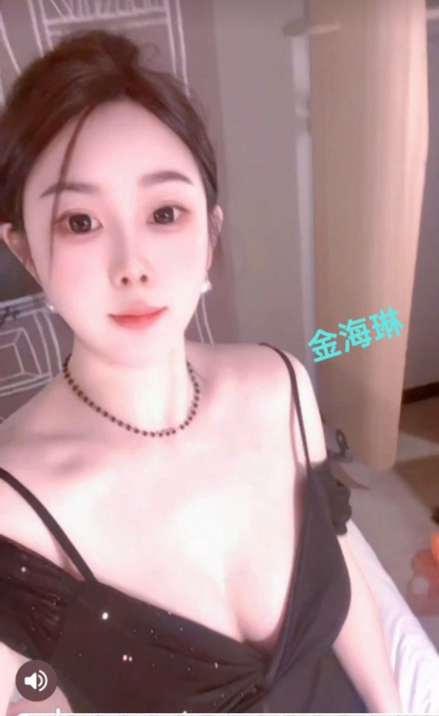 ⭐️新人到❤️内衣模特⭐️165DD真乳金海琳Joy莞式服务小能手2026 作者:曼城学园 帖子ID:5232 